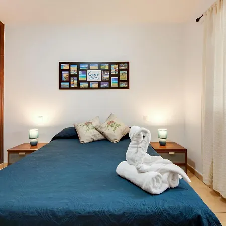 Simplistic Holiday In With Swimming Pool *